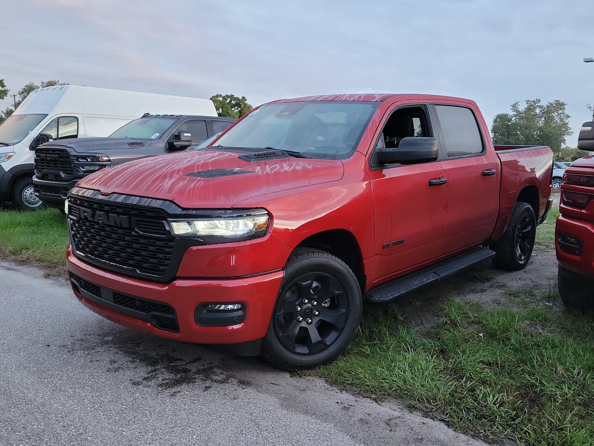 2026 RAM 1500 EXPRESS CREW CAB 4X4 5'7 BOX — photo 1 of 42