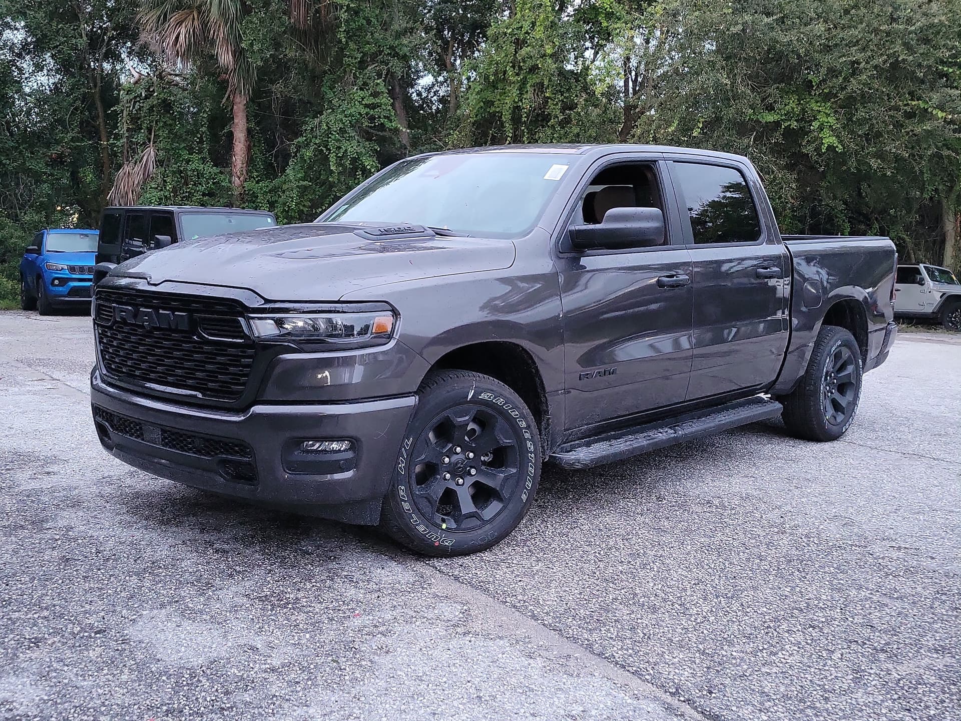 2026 RAM 1500 EXPRESS CREW CAB 4X4 5'7 BOX — photo 1 of 42
