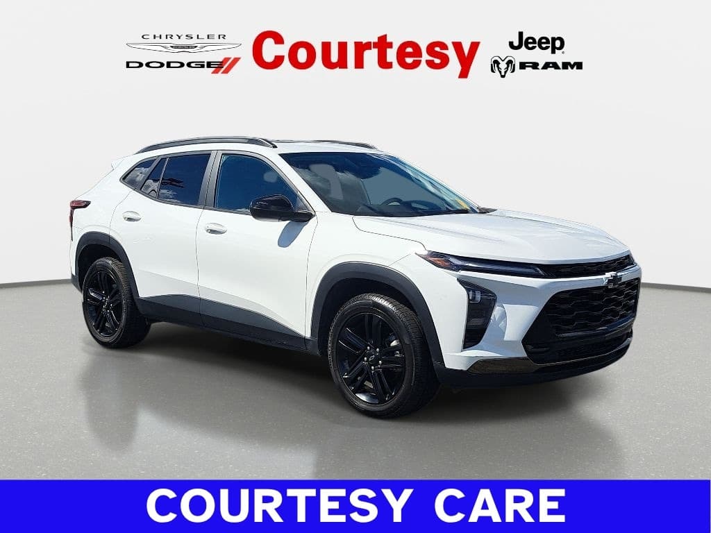 2025 Chevrolet Trax Activ — photo 1 of 35