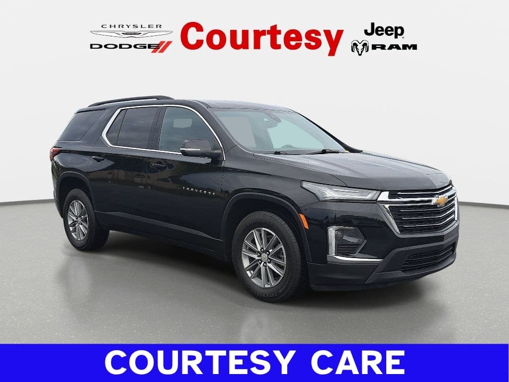 2023 Chevrolet Traverse LT Cloth — photo 1 of 36