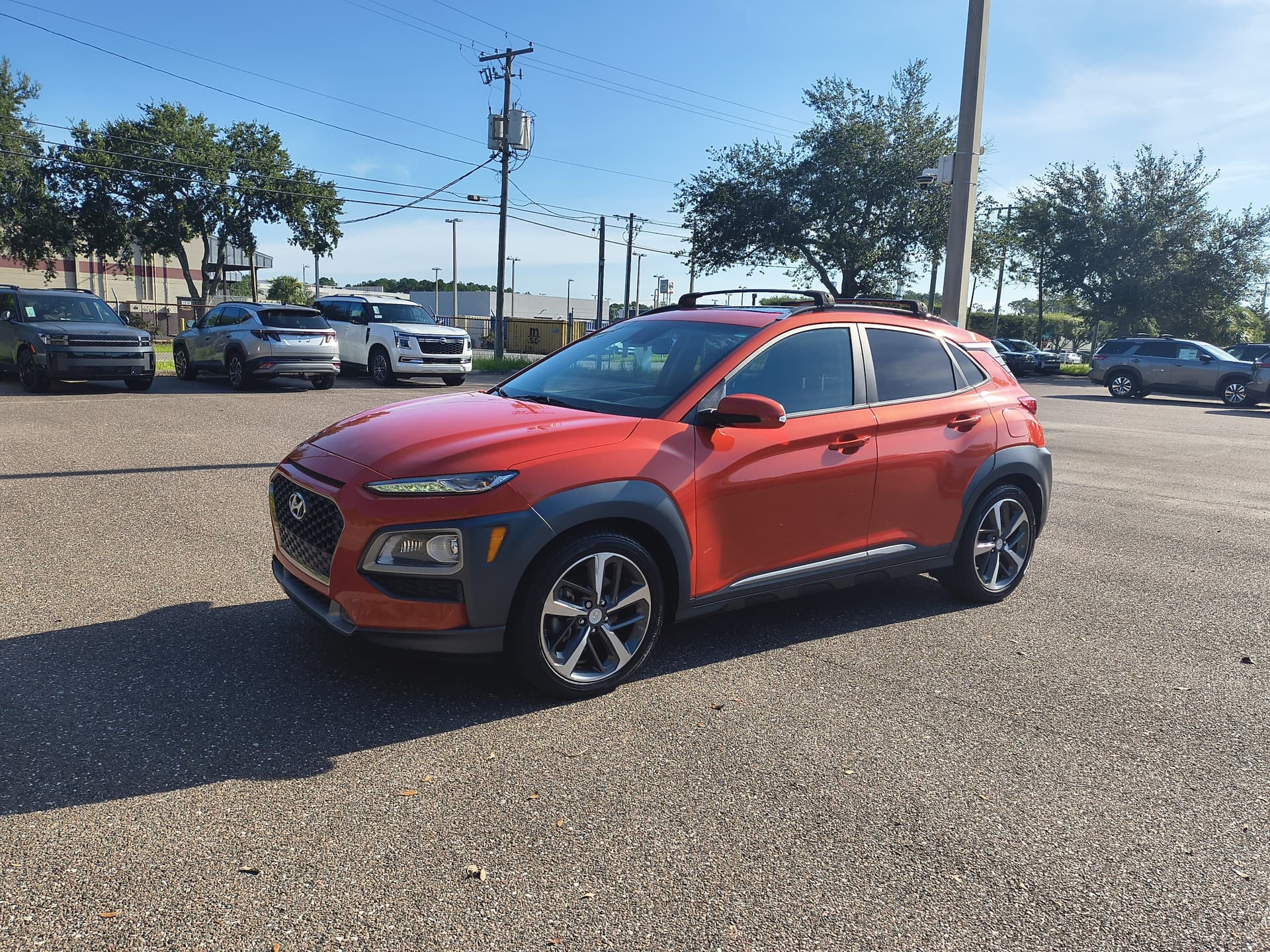 2020 Hyundai Kona Limited — photo 1 of 36