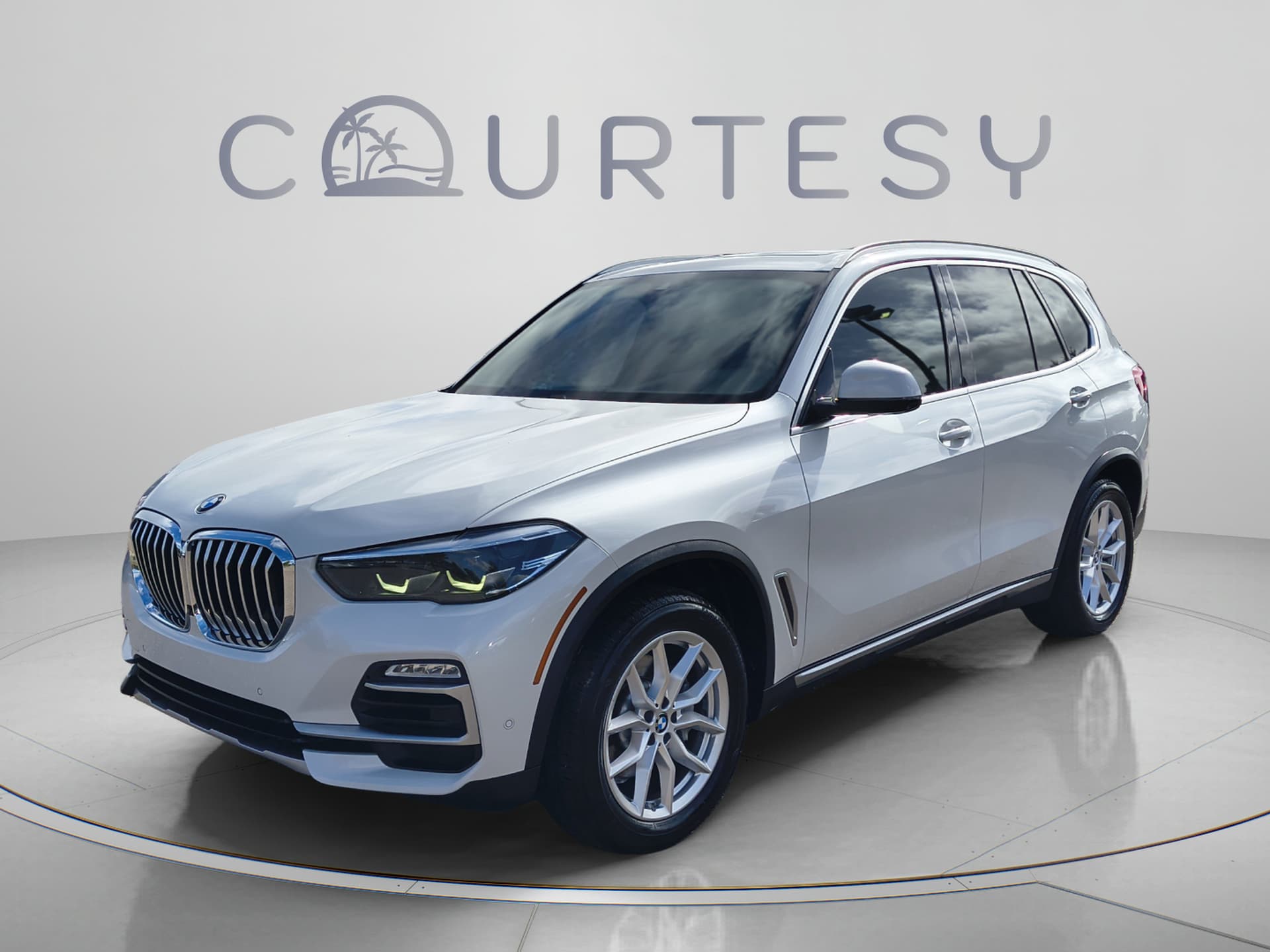 2020 BMW X5 sDrive40i — photo 1 of 39