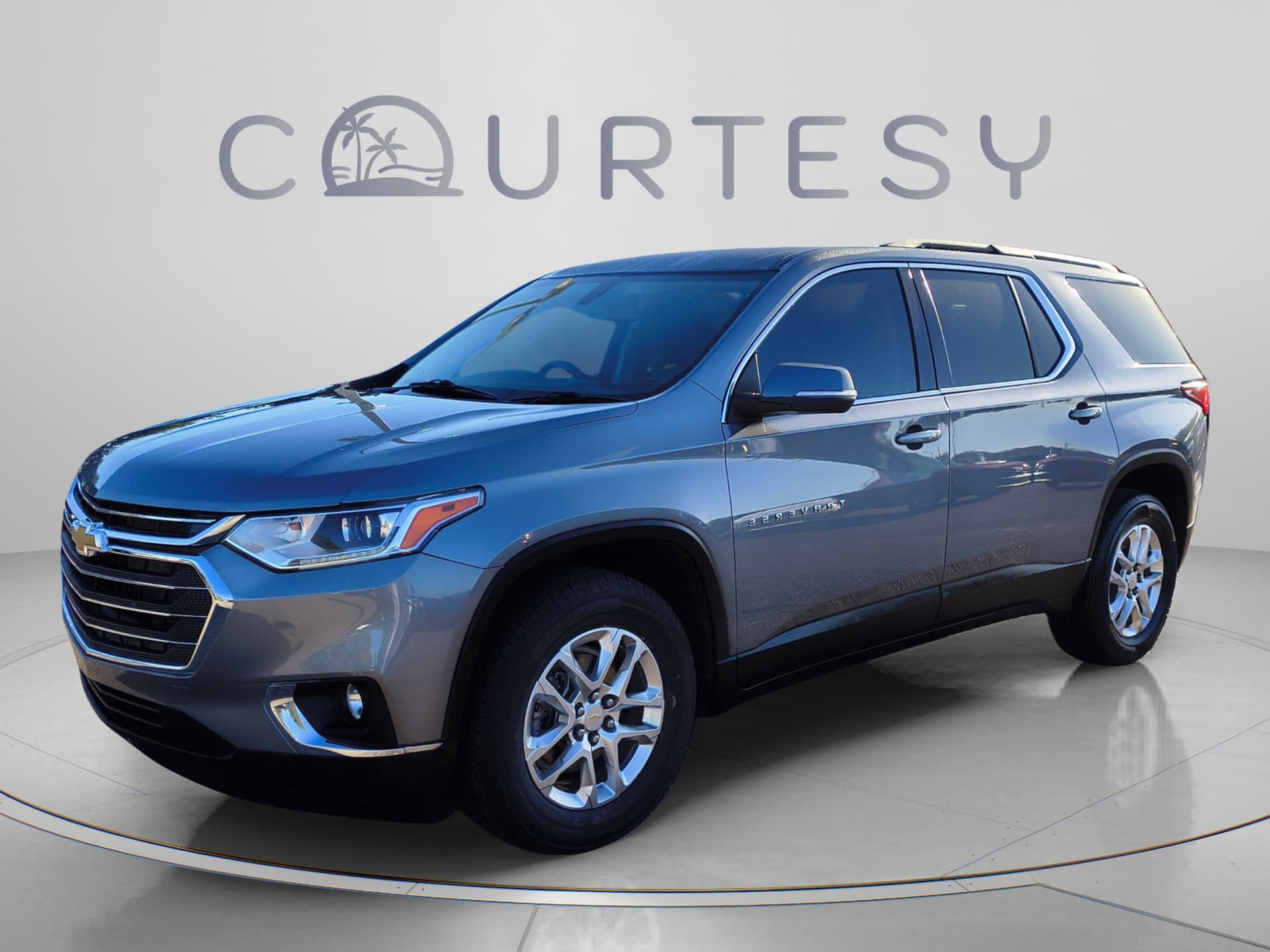 2021 Chevrolet Traverse Base — photo 1 of 37