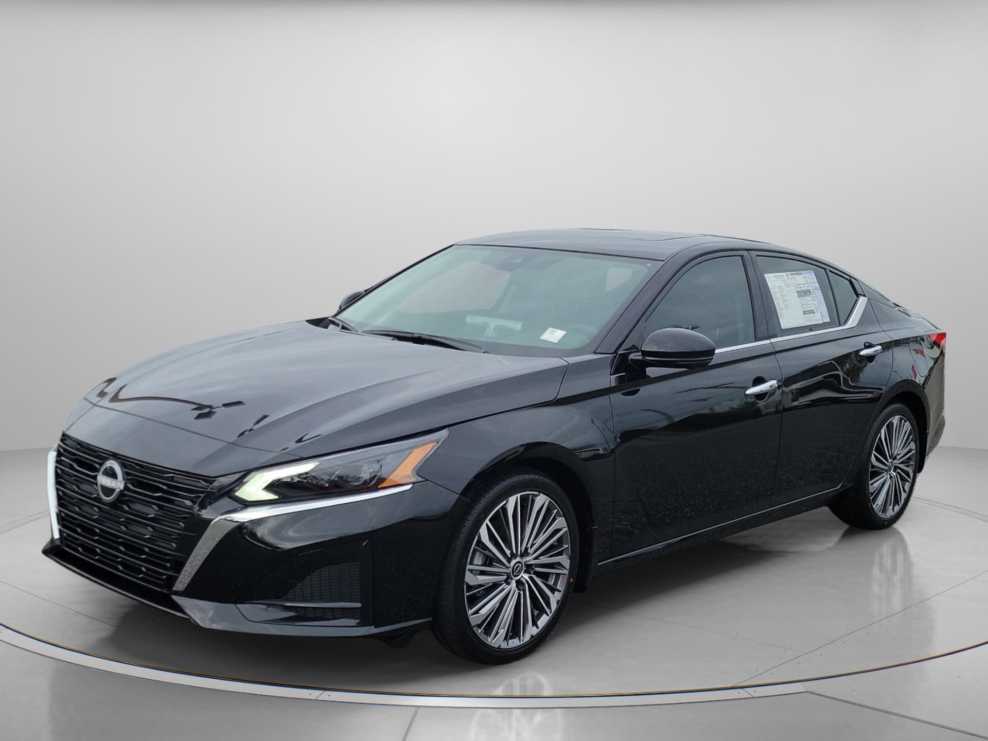 2025 Nissan Altima SL — photo 1 of 36