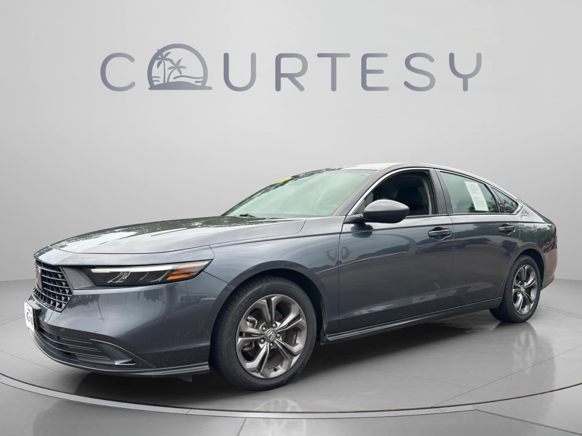 2023 Honda Accord Sedan EX — photo 1 of 37