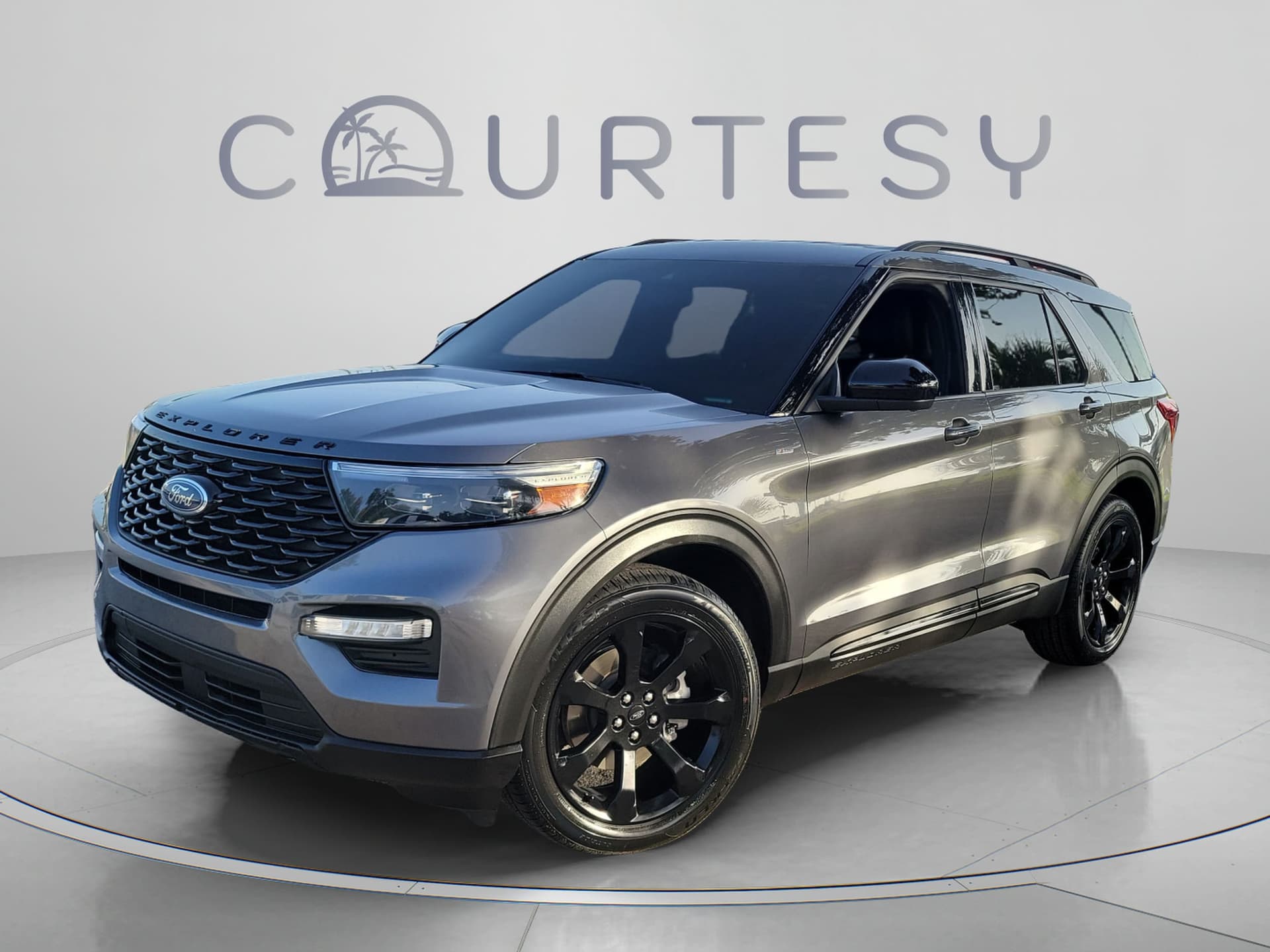 2023 Ford Explorer ST-Line — photo 1 of 45