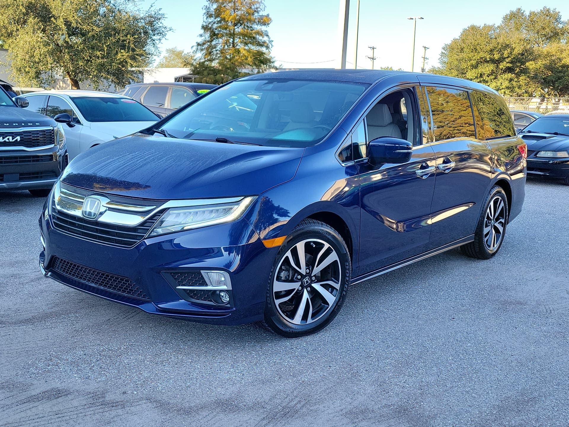 2020 Honda Odyssey Elite — photo 1 of 34