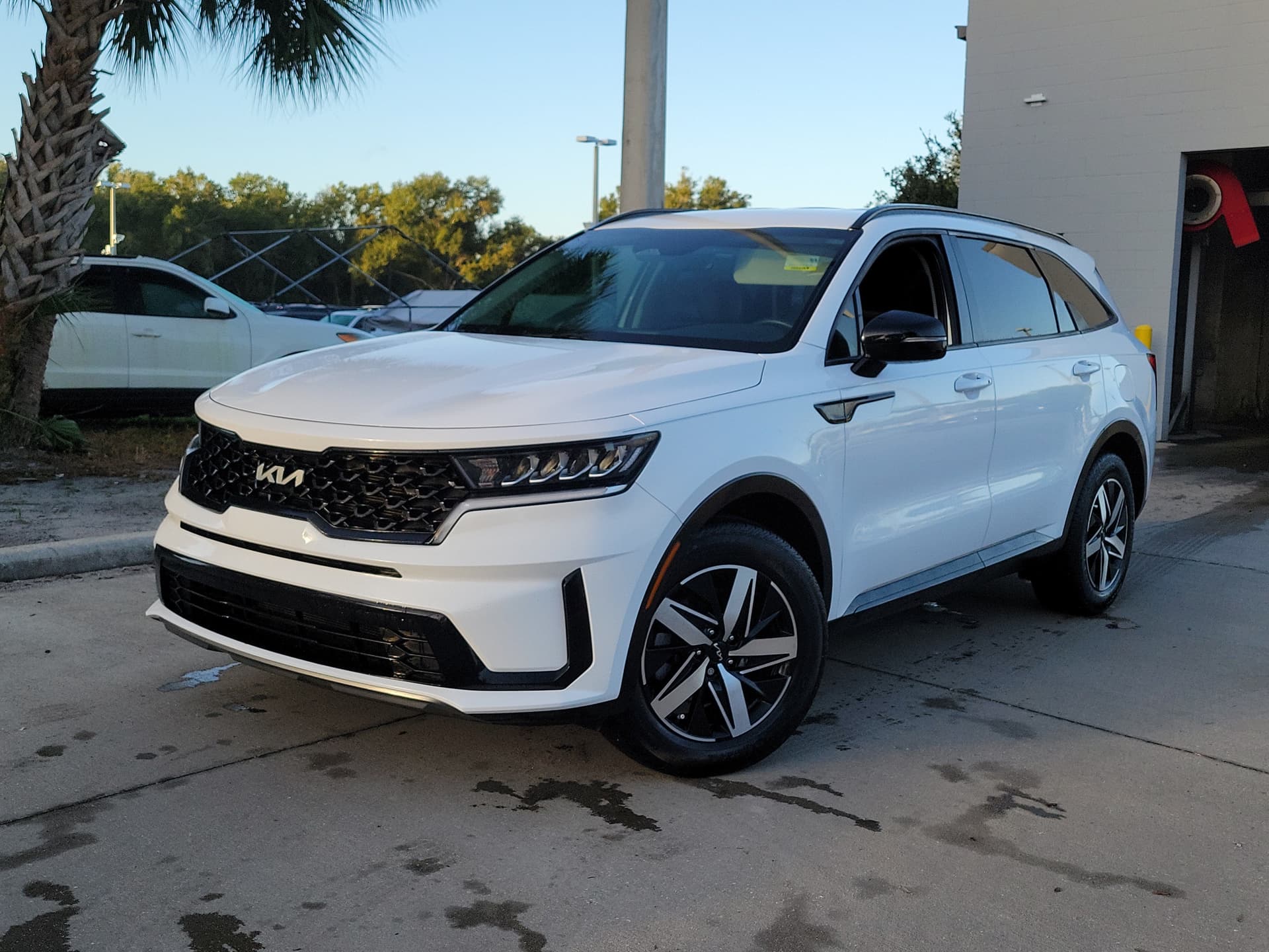 2022 Kia Sorento S — photo 1 of 32
