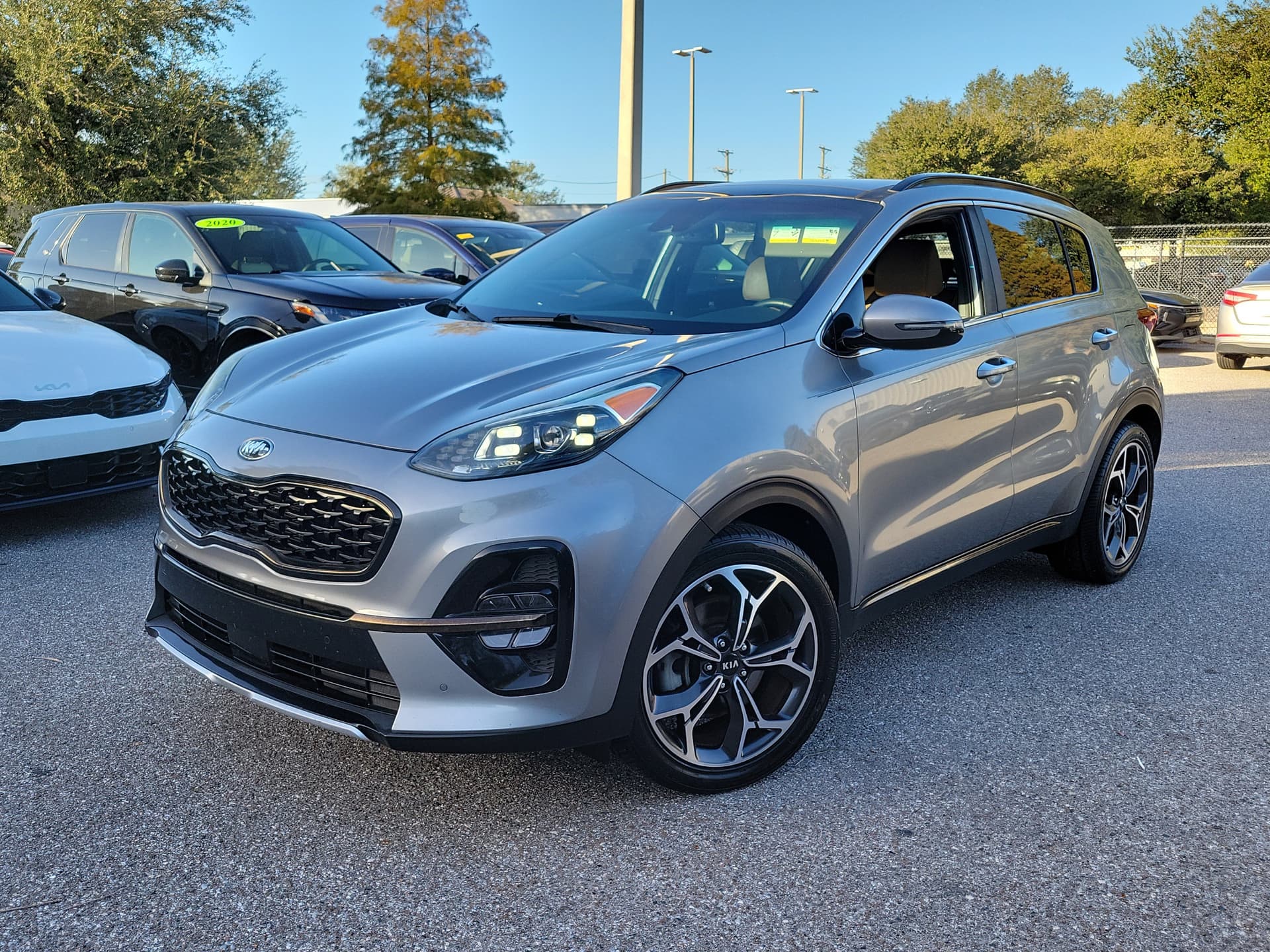2020 Kia Sportage SX Turbo — photo 1 of 33