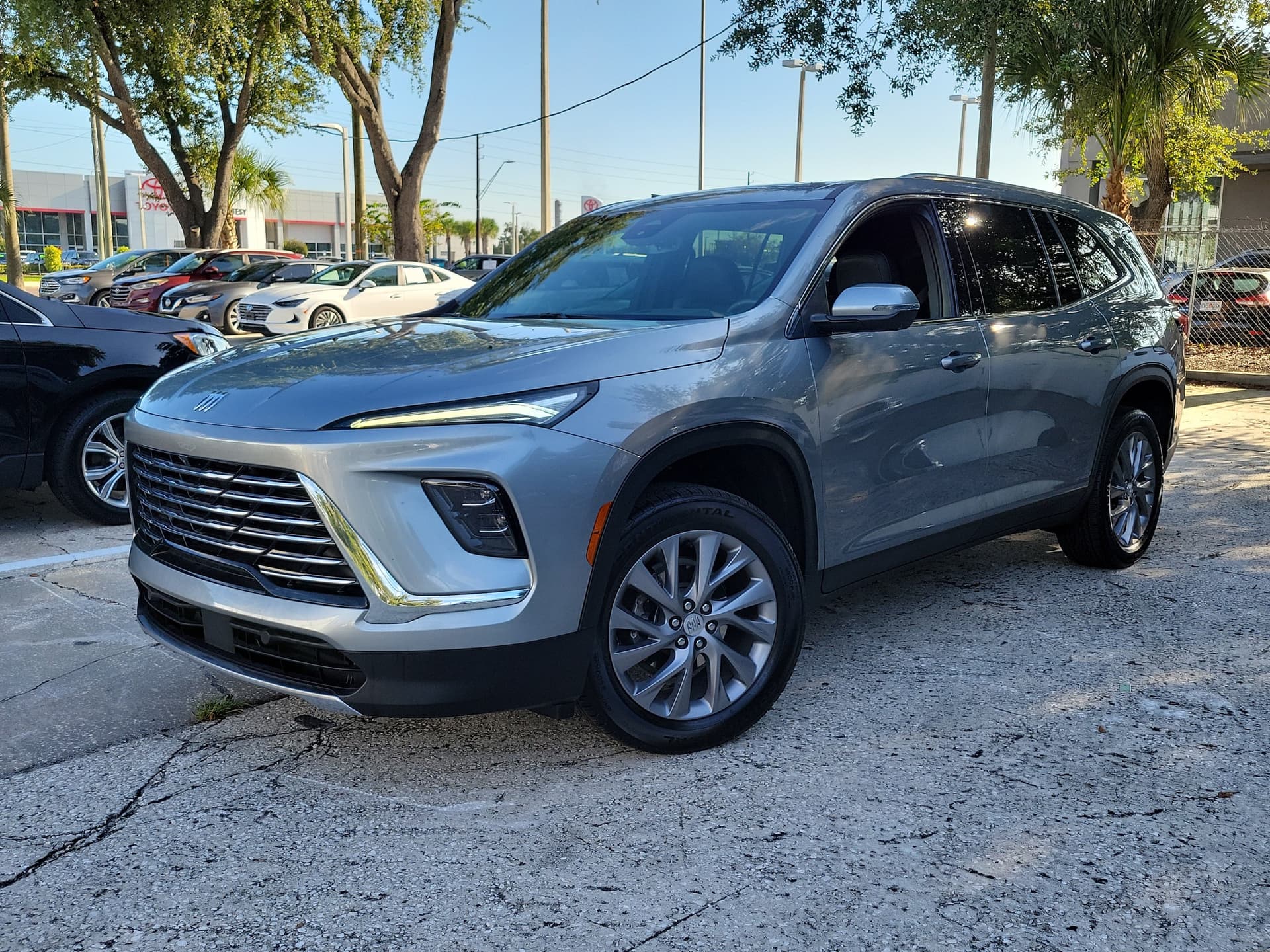 2025 Buick Enclave Preferred — photo 1 of 32