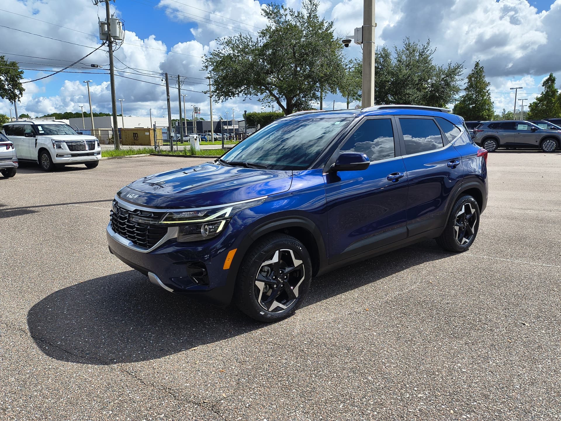 2024 Kia Seltos EX — photo 1 of 17