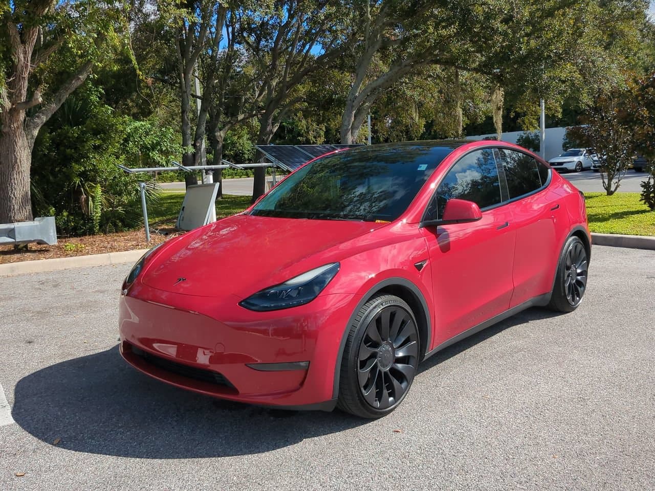 2022 Tesla Model Y Performance — photo 1 of 43