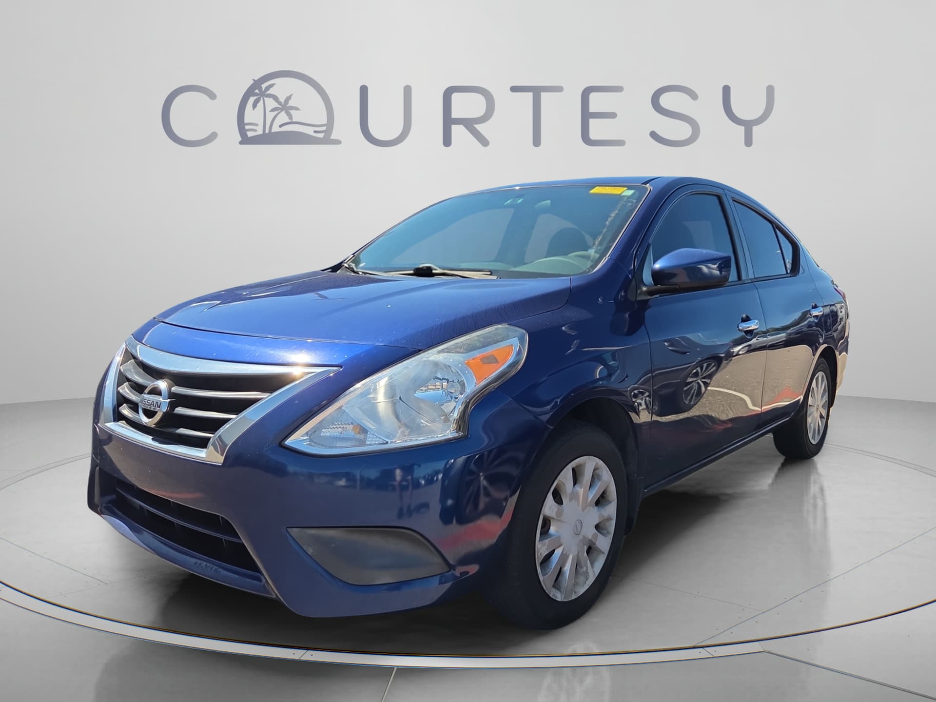 2018 Nissan Versa Sedan SV — photo 1 of 9