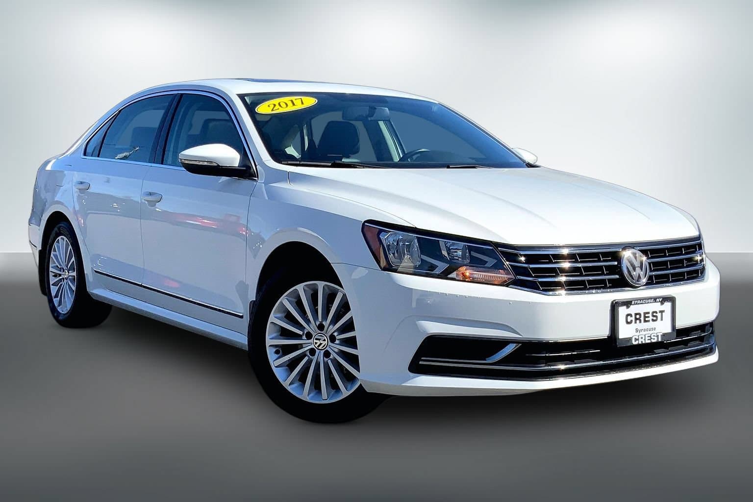 2017 Volkswagen Passat 1.8T SE — photo 1 of 33