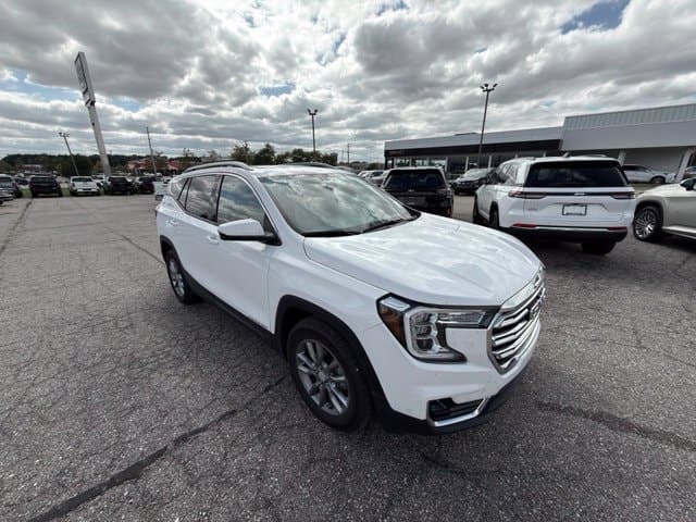 2024 GMC Terrain SLT — photo 1 of 7