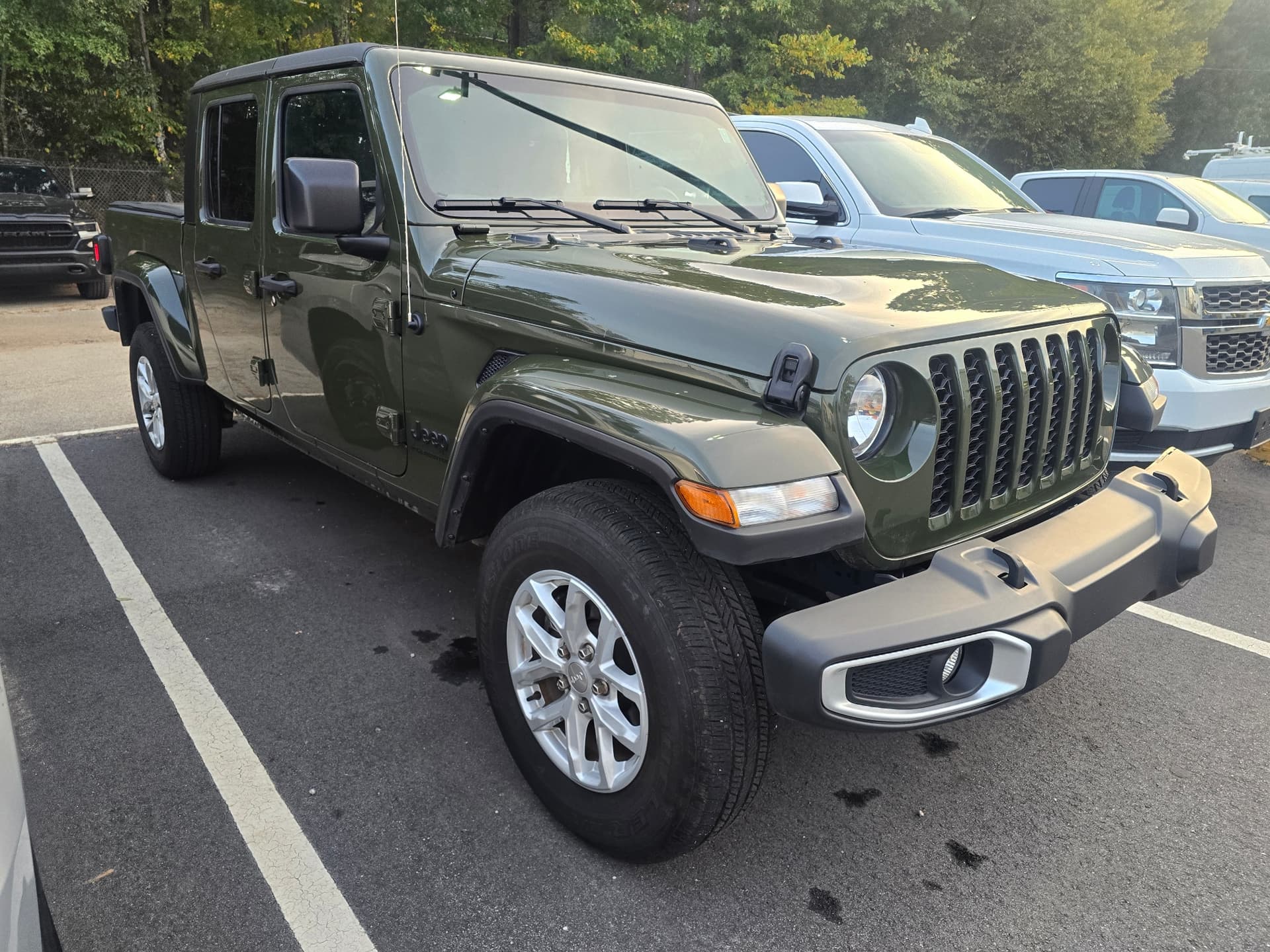2023 Jeep Gladiator Sport S — photo 1 of 5
