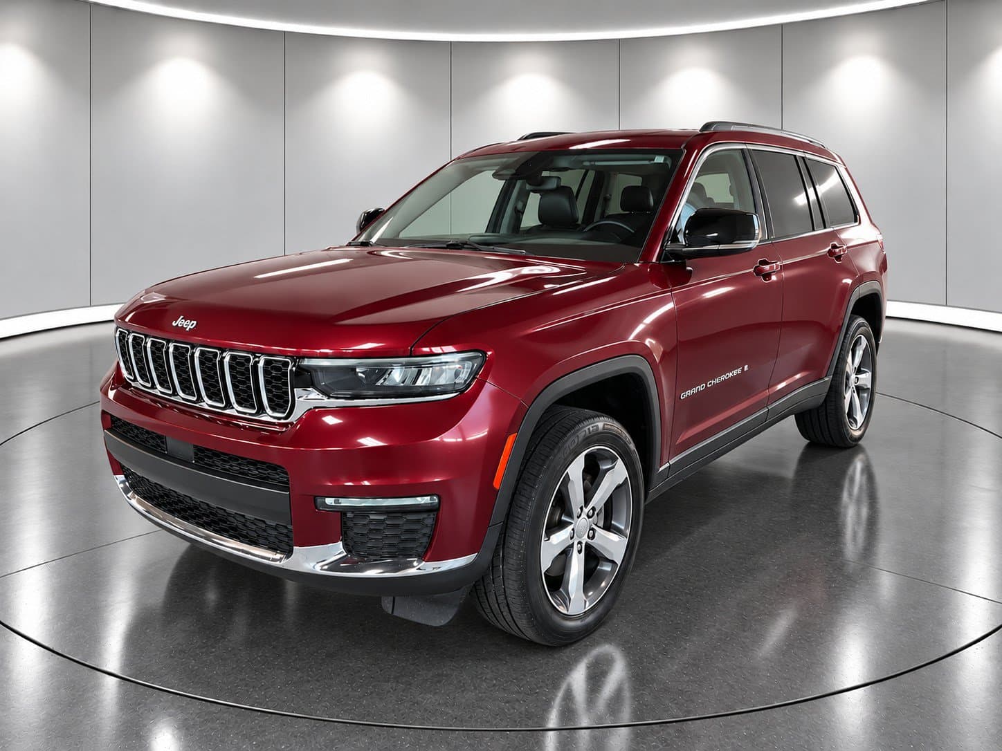 2021 Jeep Grand Cherokee L Limited — photo 1 of 32