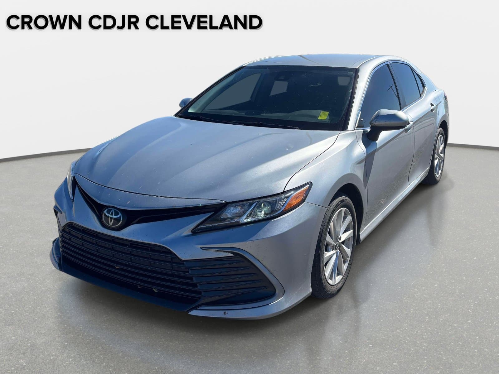 2023 Toyota Camry LE — photo 1 of 10