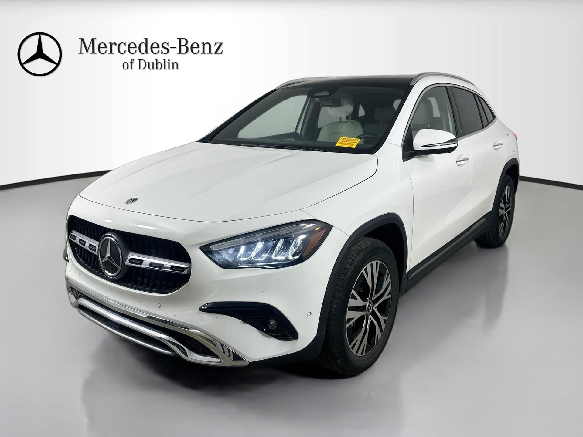 2025 Mercedes-Benz GLA Base — photo 1 of 14