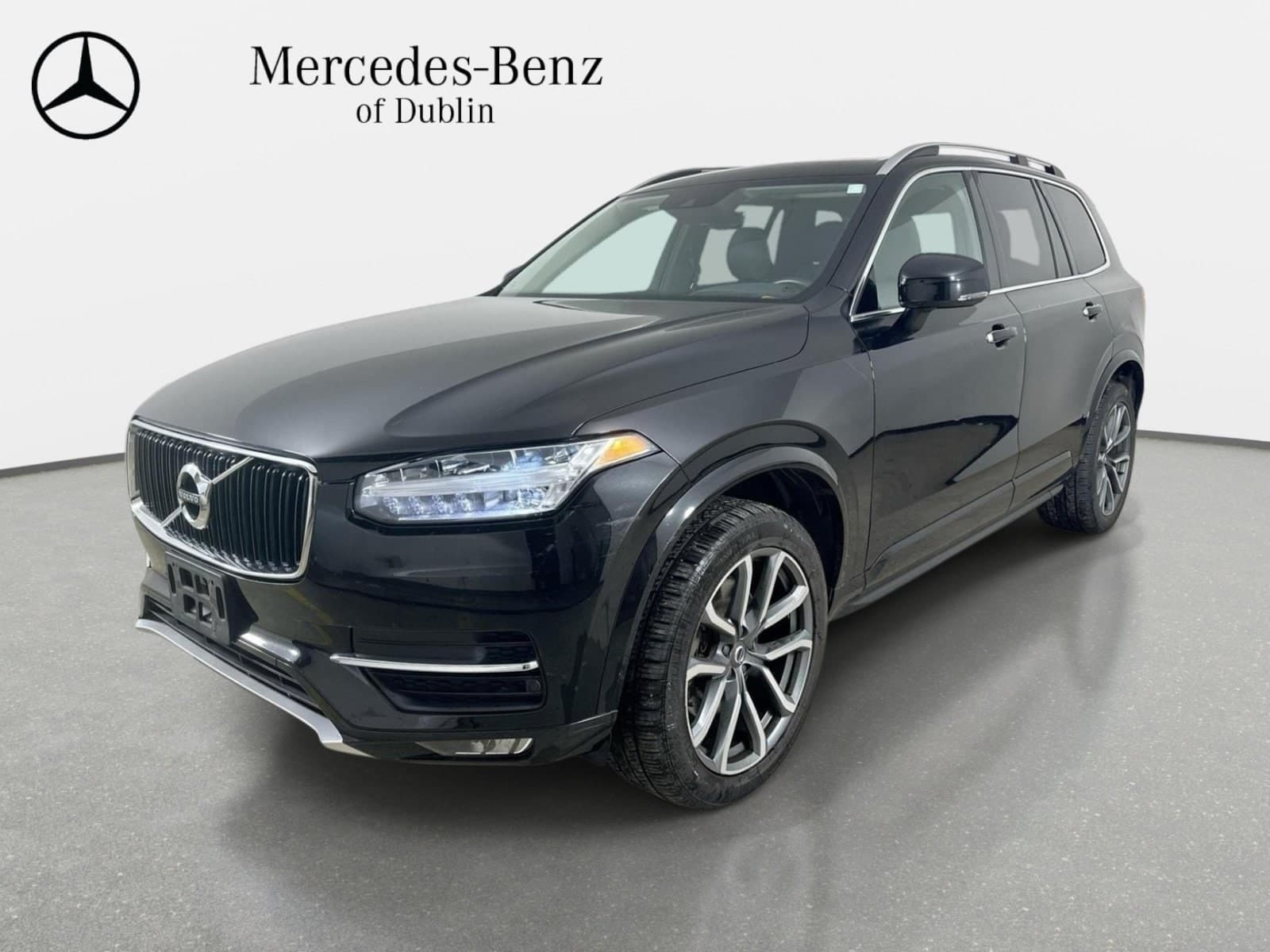 2019 Volvo XC90 Momentum — photo 1 of 13