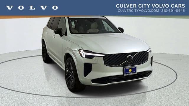 2026 Volvo XC90 Plug-In Hybrid Ultra Dark Theme — photo 1 of 52