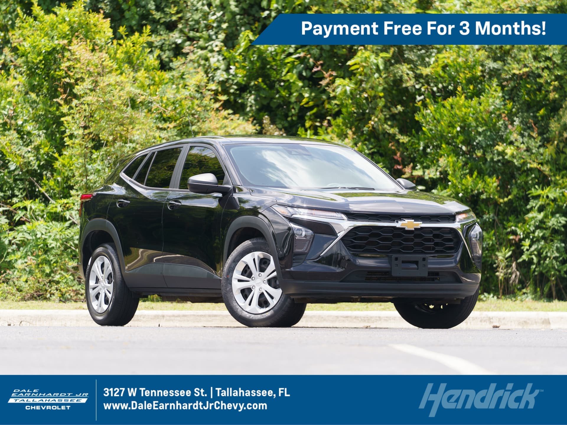 2024 Chevrolet Trax LS — photo 1 of 44