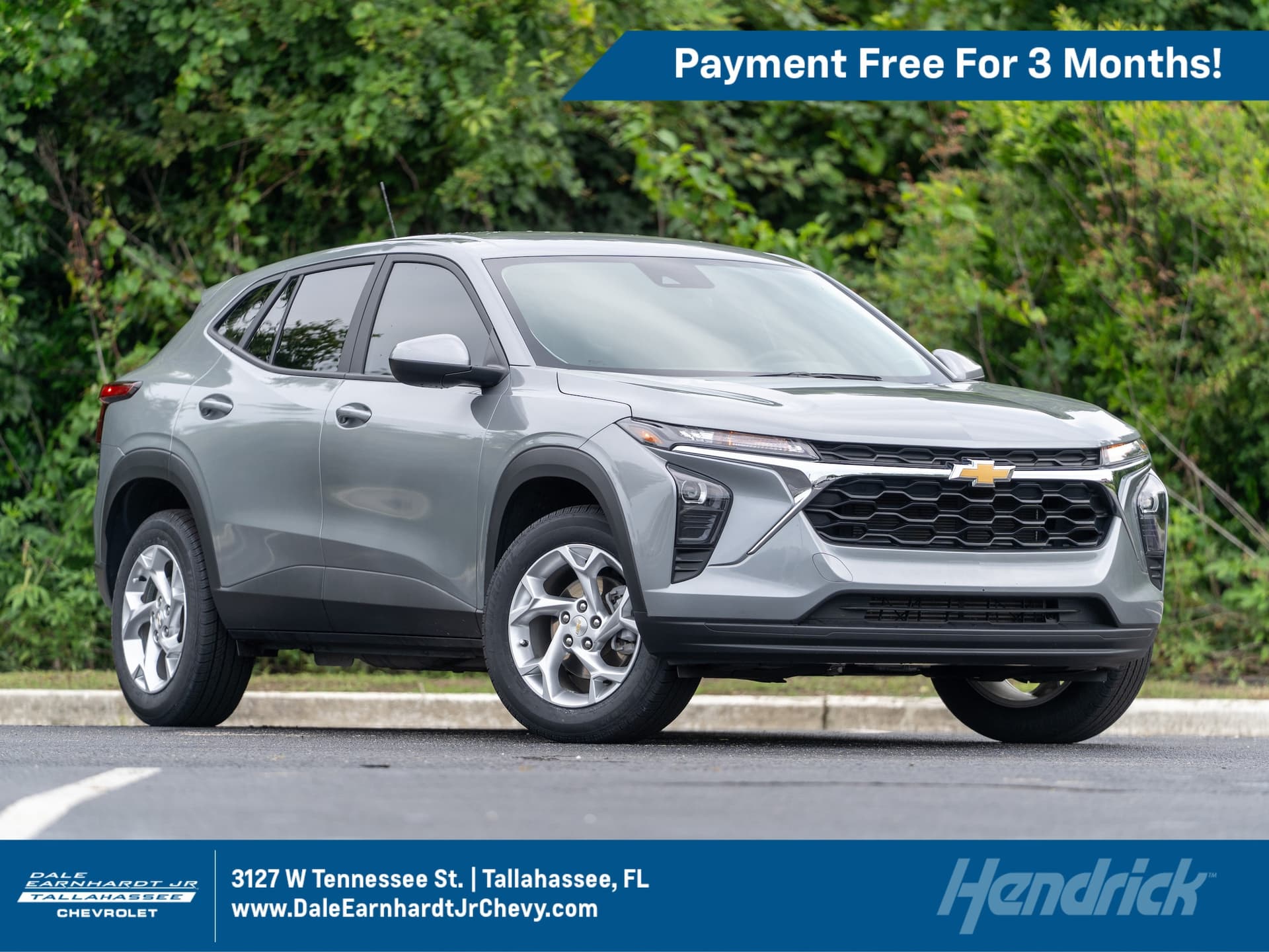 2025 Chevrolet Trax LS — photo 1 of 45
