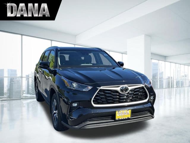 2024 Toyota Highlander XLE — photo 1 of 47