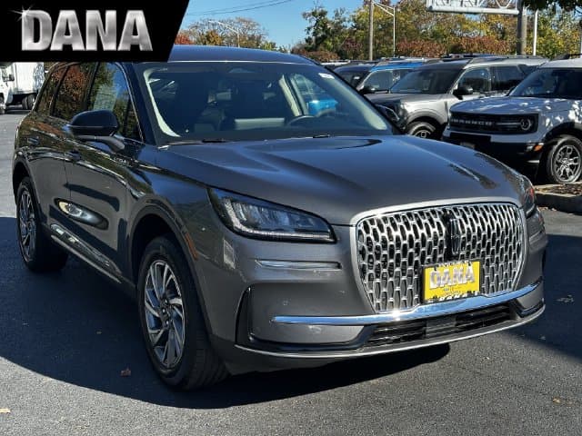 2023 Lincoln Corsair Standard — photo 1 of 48