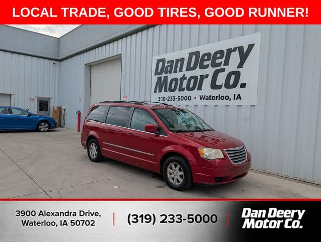 2009 Chrysler Town & Country Touring — photo 1 of 24