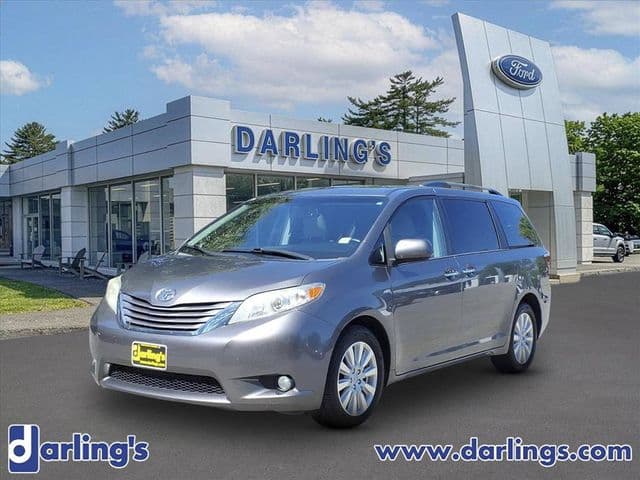 2017 Toyota Sienna XLE — photo 1 of 27