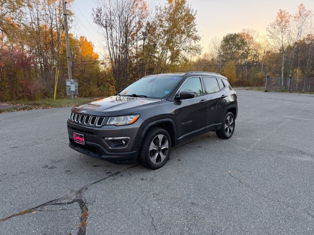 2018 Jeep Compass Latitude — photo 1 of 4