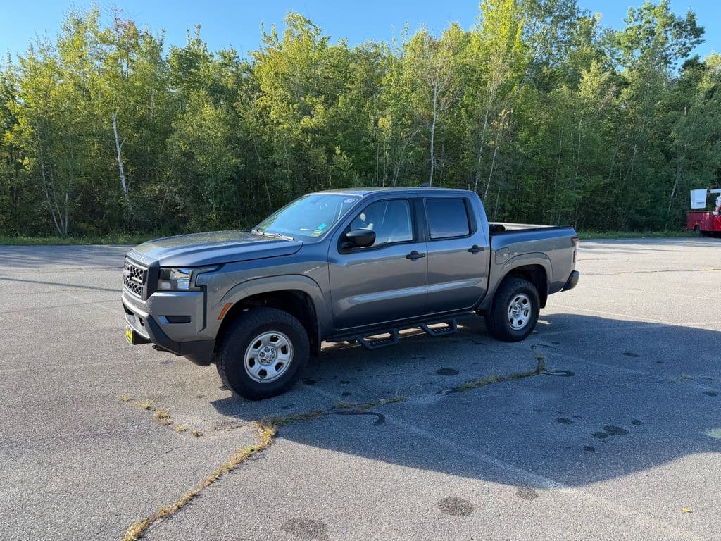 2022 Nissan Frontier S — photo 1 of 4
