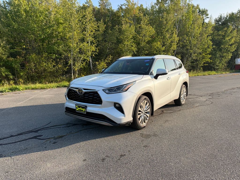 2022 Toyota Highlander Platinum — photo 1 of 4