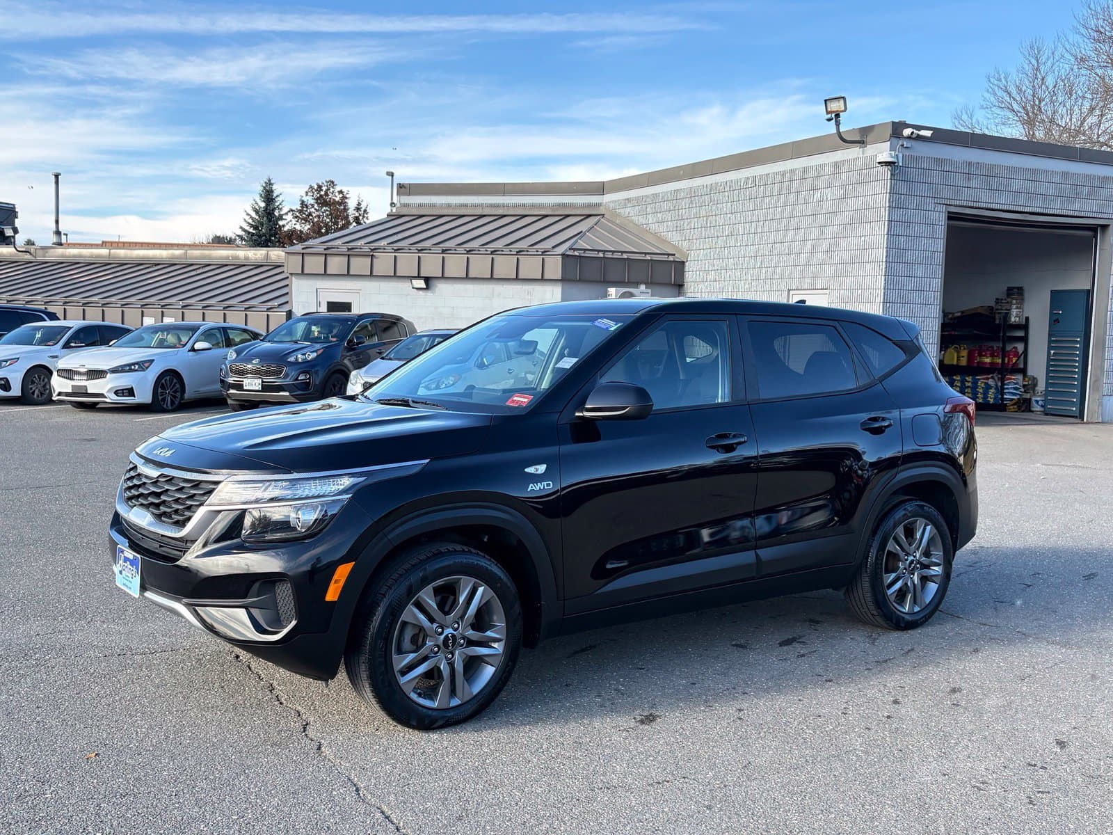 2023 Kia Seltos LX — photo 1 of 5