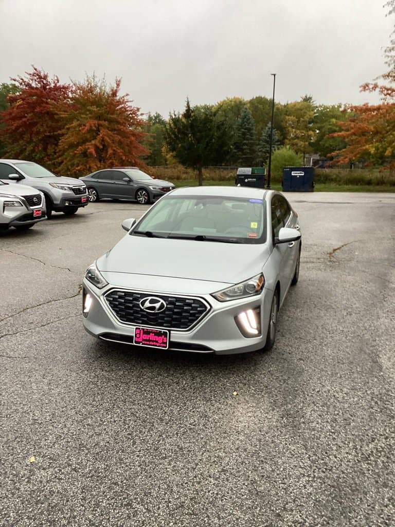 2021 Hyundai Ioniq Hybrid SE — photo 1 of 6