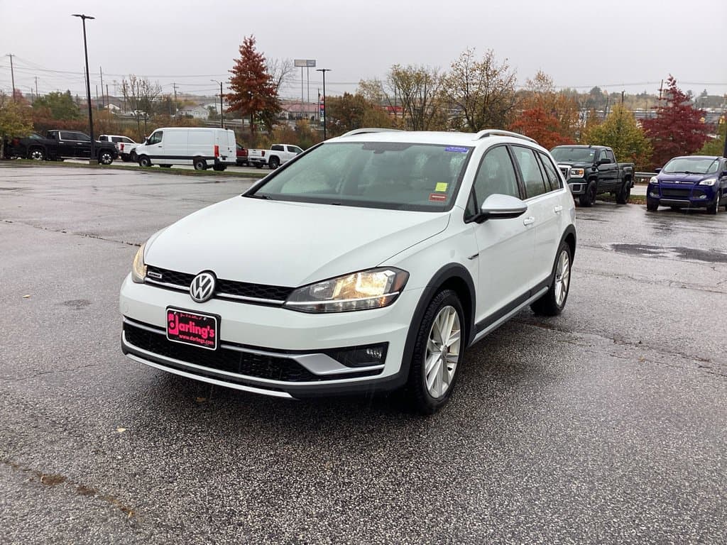 2019 Volkswagen Golf Alltrack S — photo 1 of 5