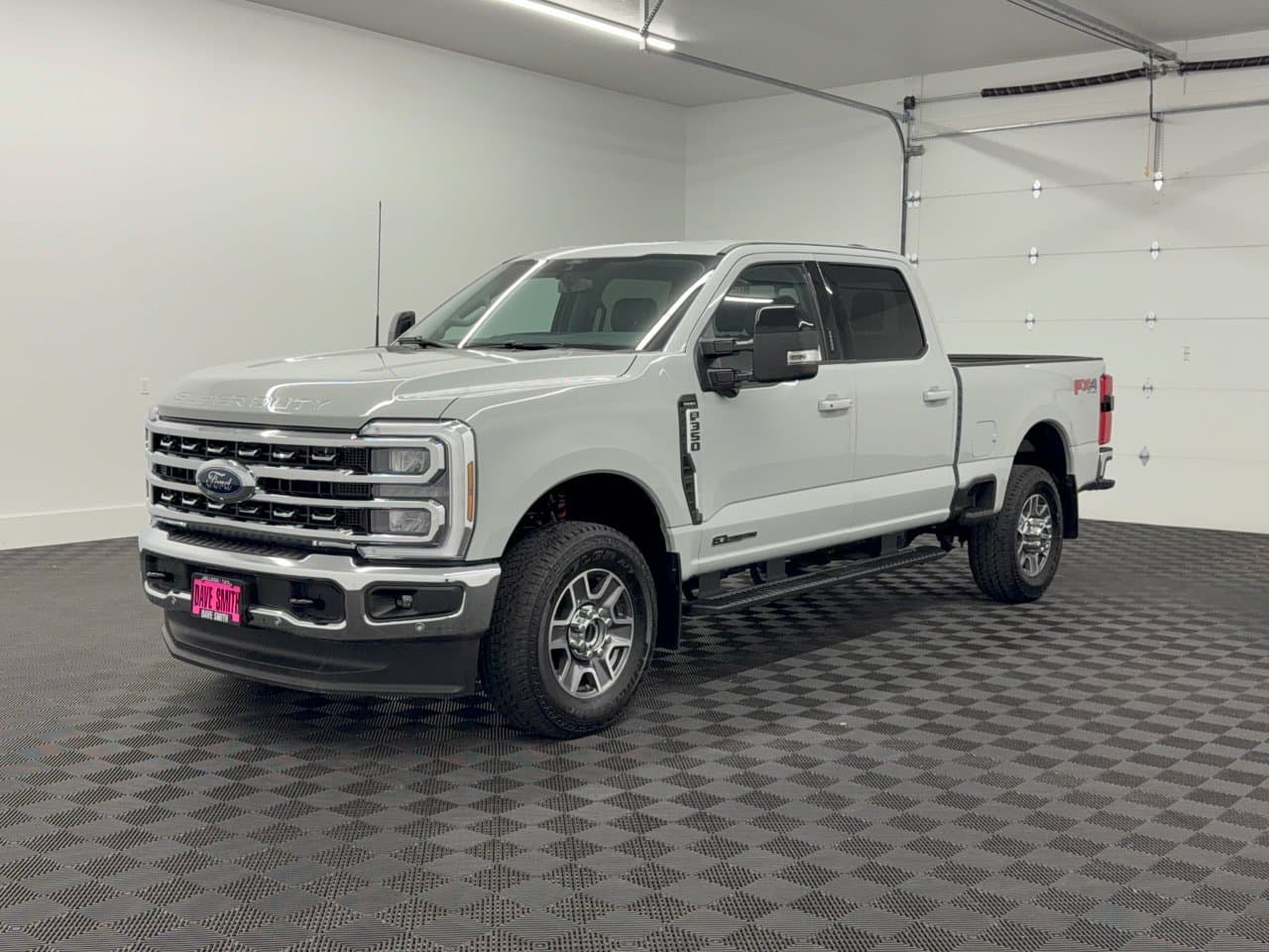2026 Ford Super Duty F-350 SRW LARIAT — photo 1 of 31