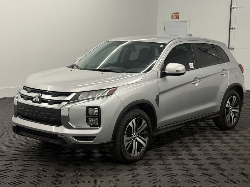 2025 Mitsubishi Outlander Sport SE — photo 1 of 31