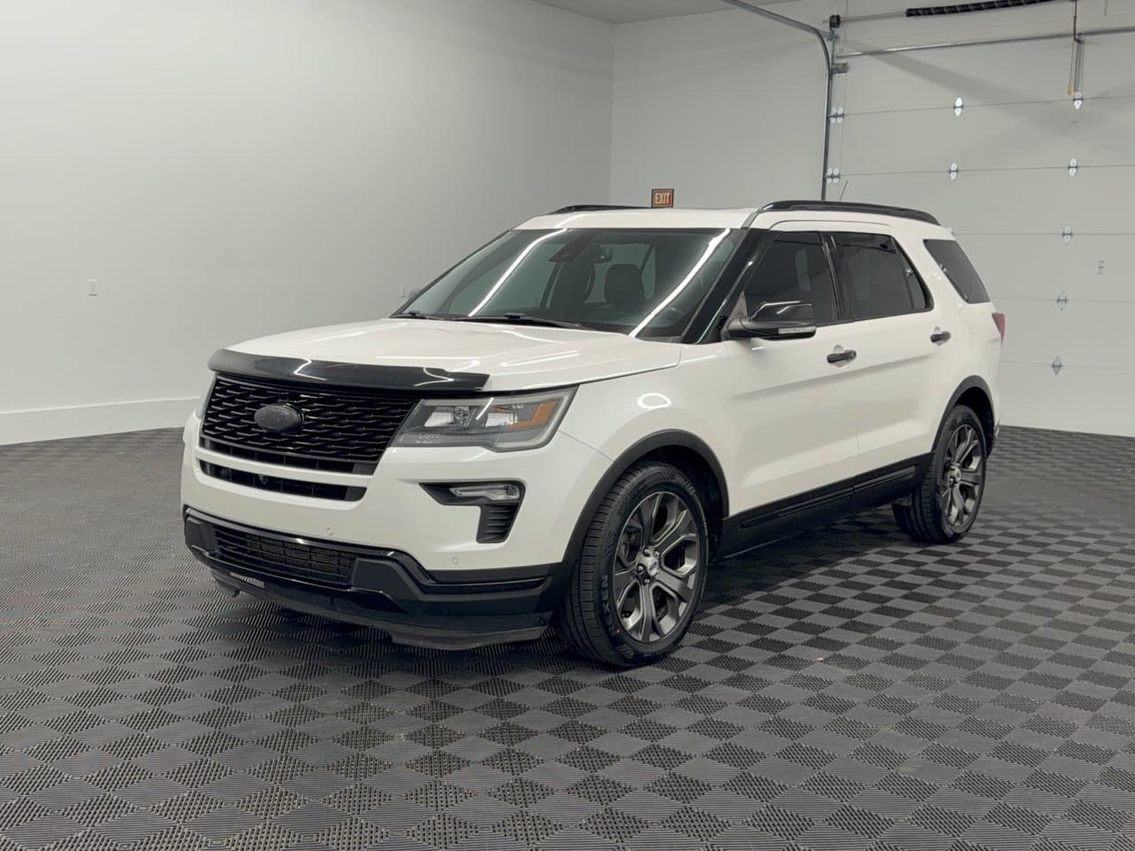 2018 Ford Explorer Sport — photo 1 of 31