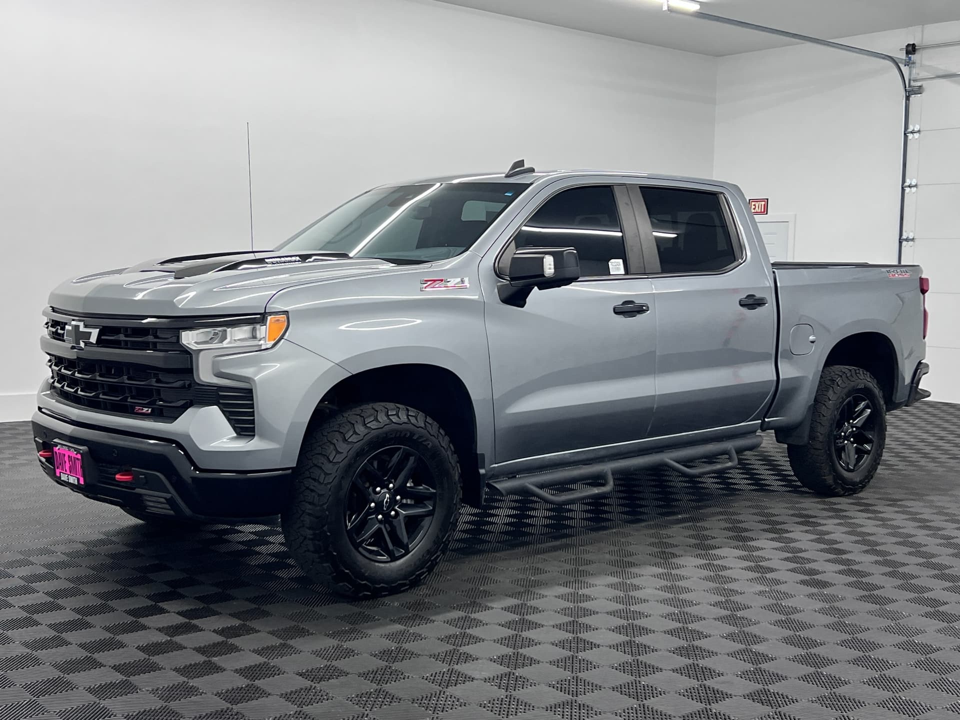 2024 Chevrolet Silverado 1500 LT Trail Boss — photo 1 of 26