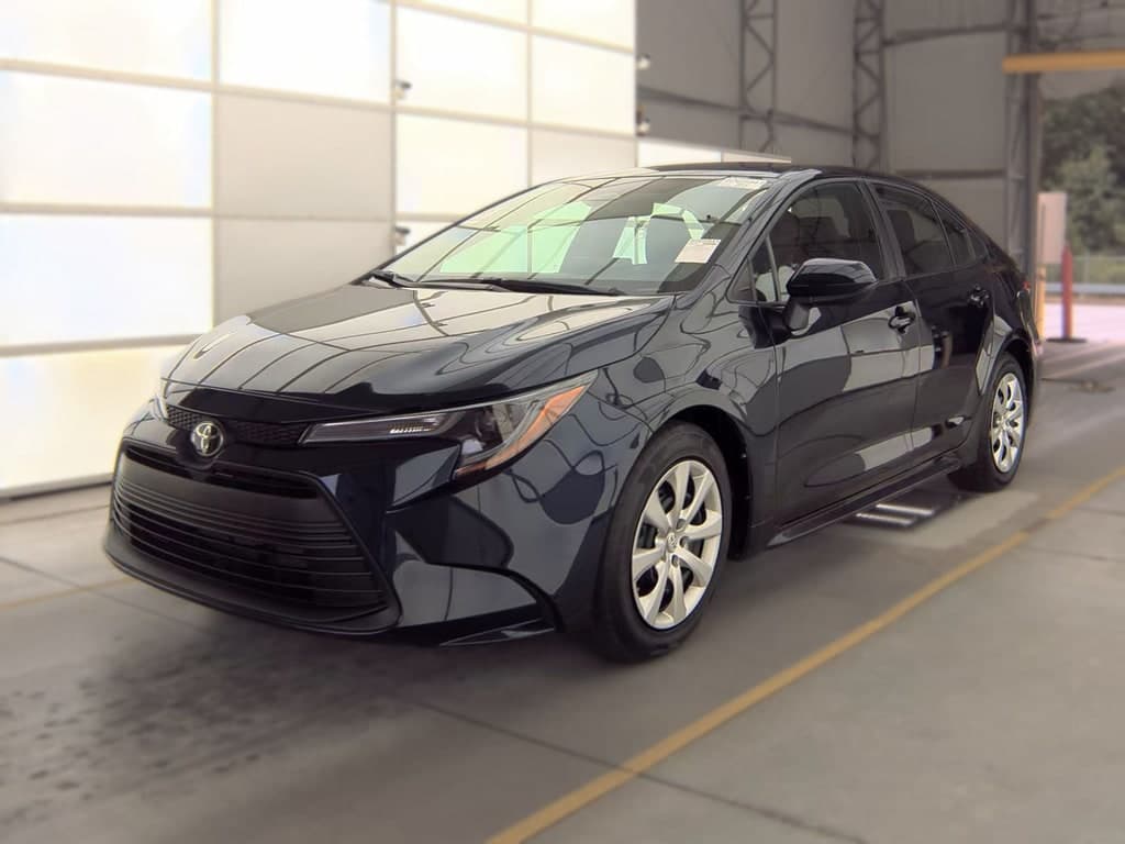 2026 Toyota Corolla LE — photo 1 of 4