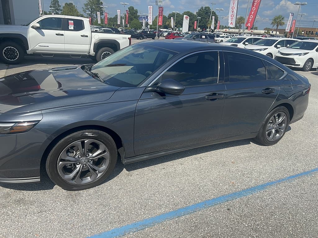 2023 Honda Accord Sedan EX — photo 1 of 4