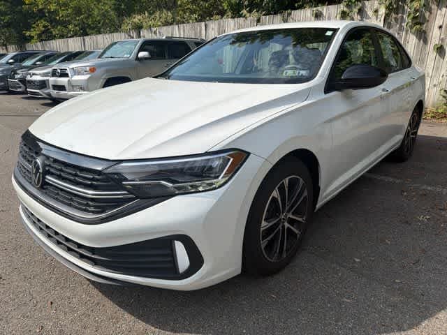 2024 Volkswagen Jetta Sport — photo 1 of 23