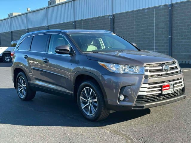 2019 Toyota Highlander XLE — photo 1 of 31
