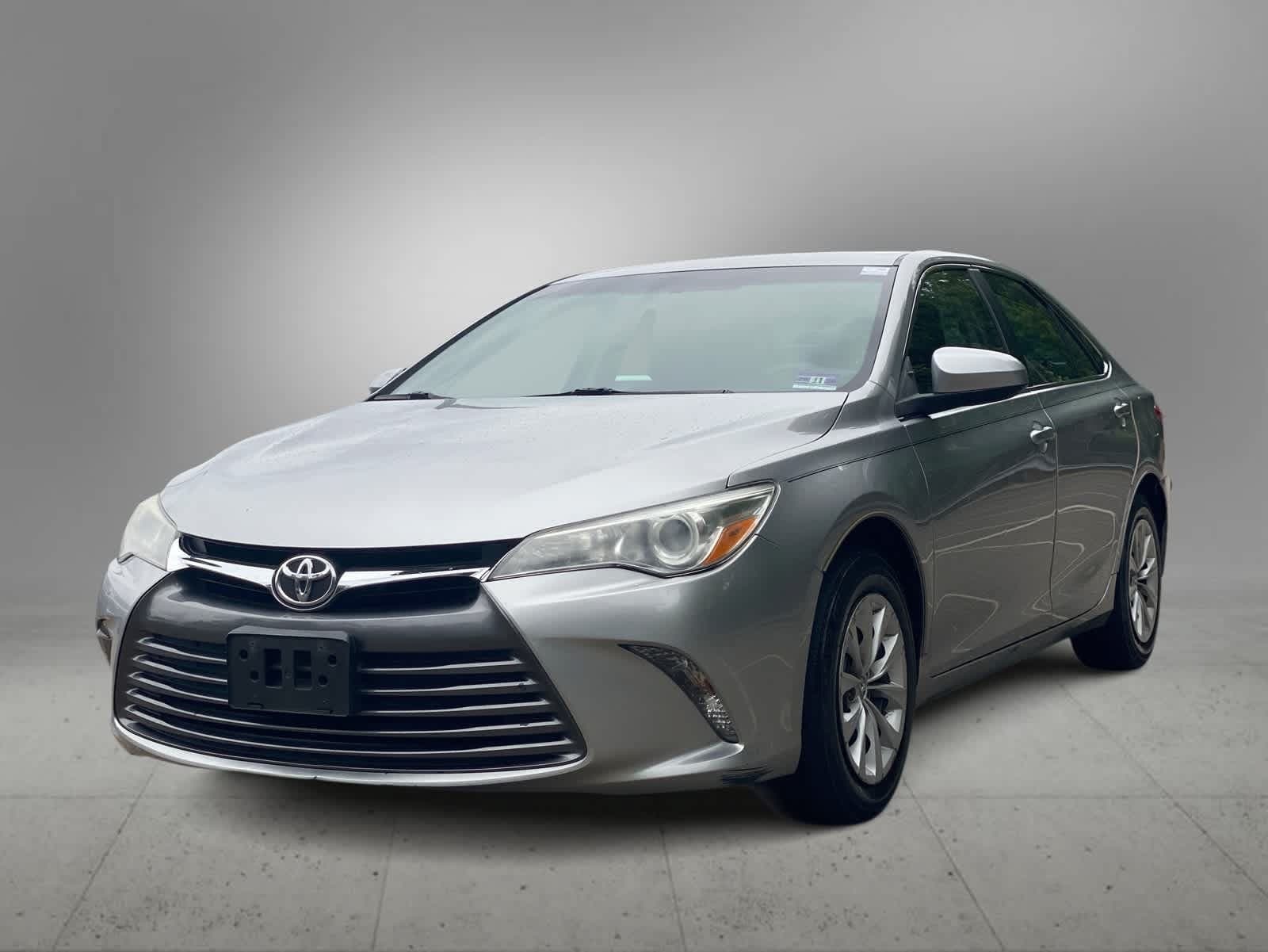 2016 Toyota Camry LE — photo 1 of 46