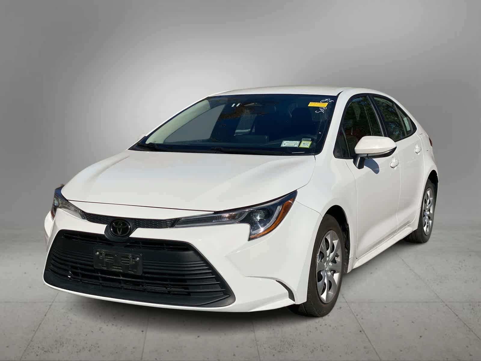 2024 Toyota Corolla LE — photo 1 of 33