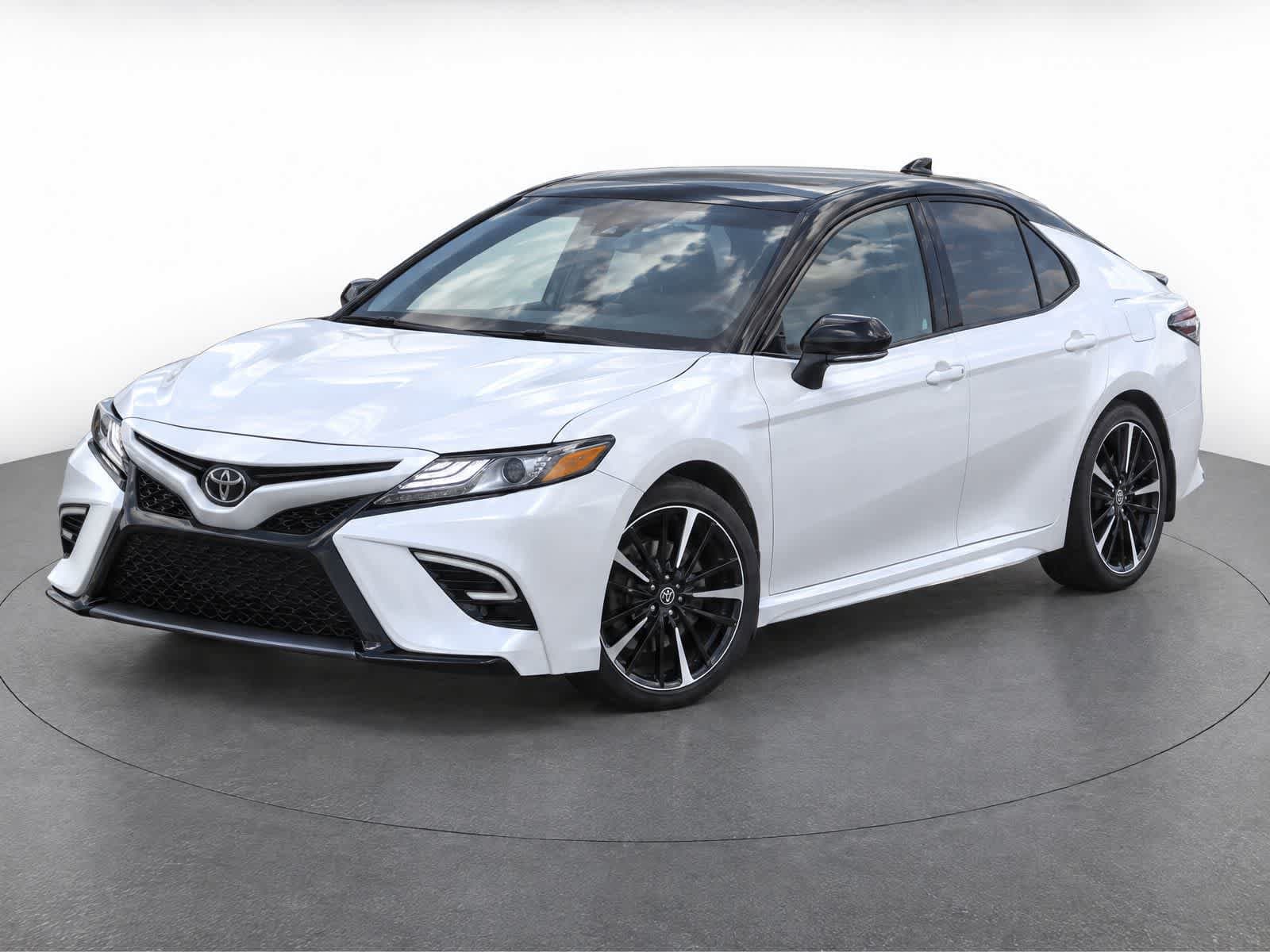 2019 Toyota Camry XSE — photo 1 of 14