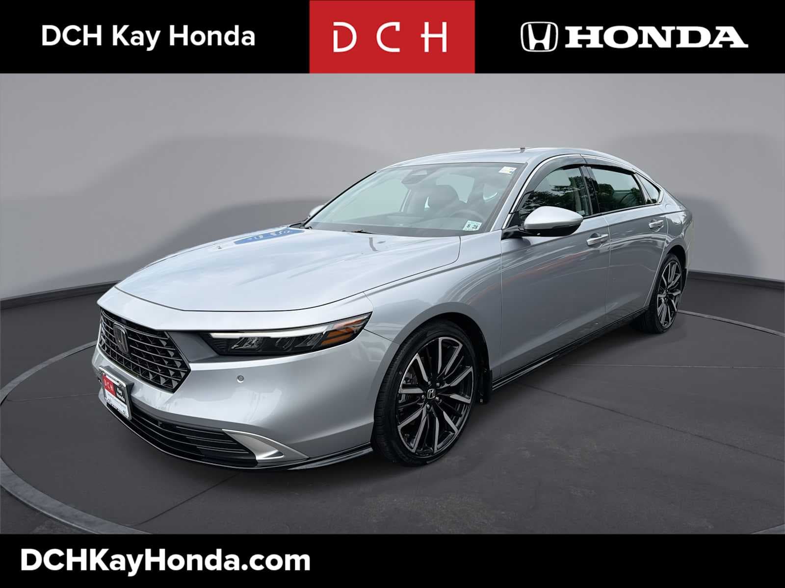 2023 Honda Accord Hybrid Touring — photo 1 of 35