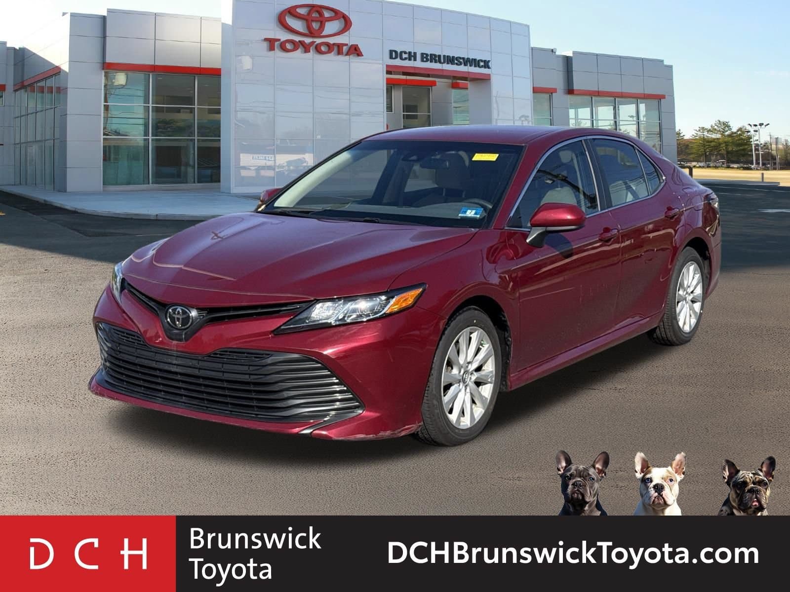 2018 Toyota Camry LE — photo 1 of 30